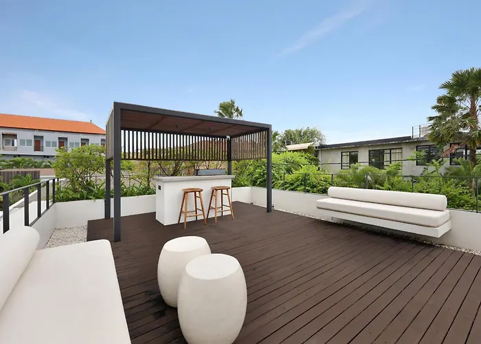 Ferienhaus Luxury 4br Pool Berawa 8-mins Walk To *